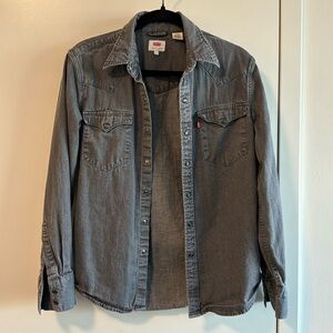 Levi's Button Down Sized Small
